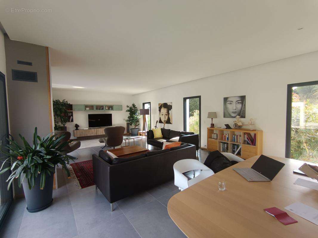 Maison à COMBAILLAUX