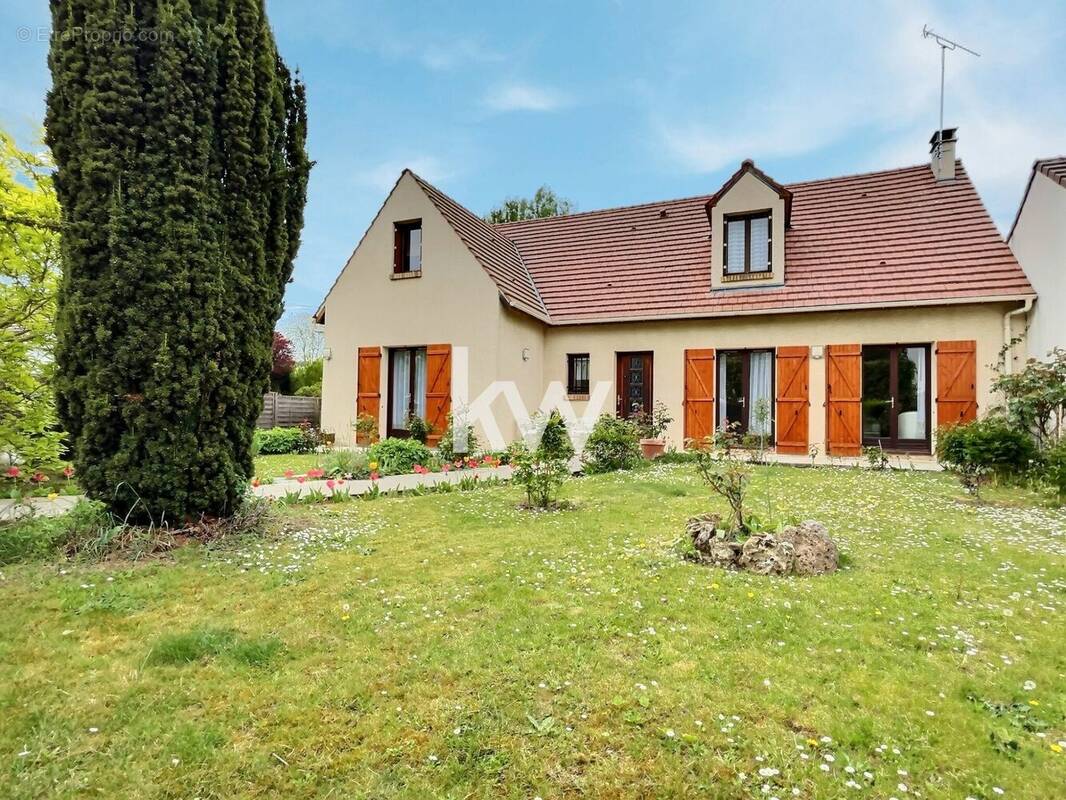 Maison à MENNECY