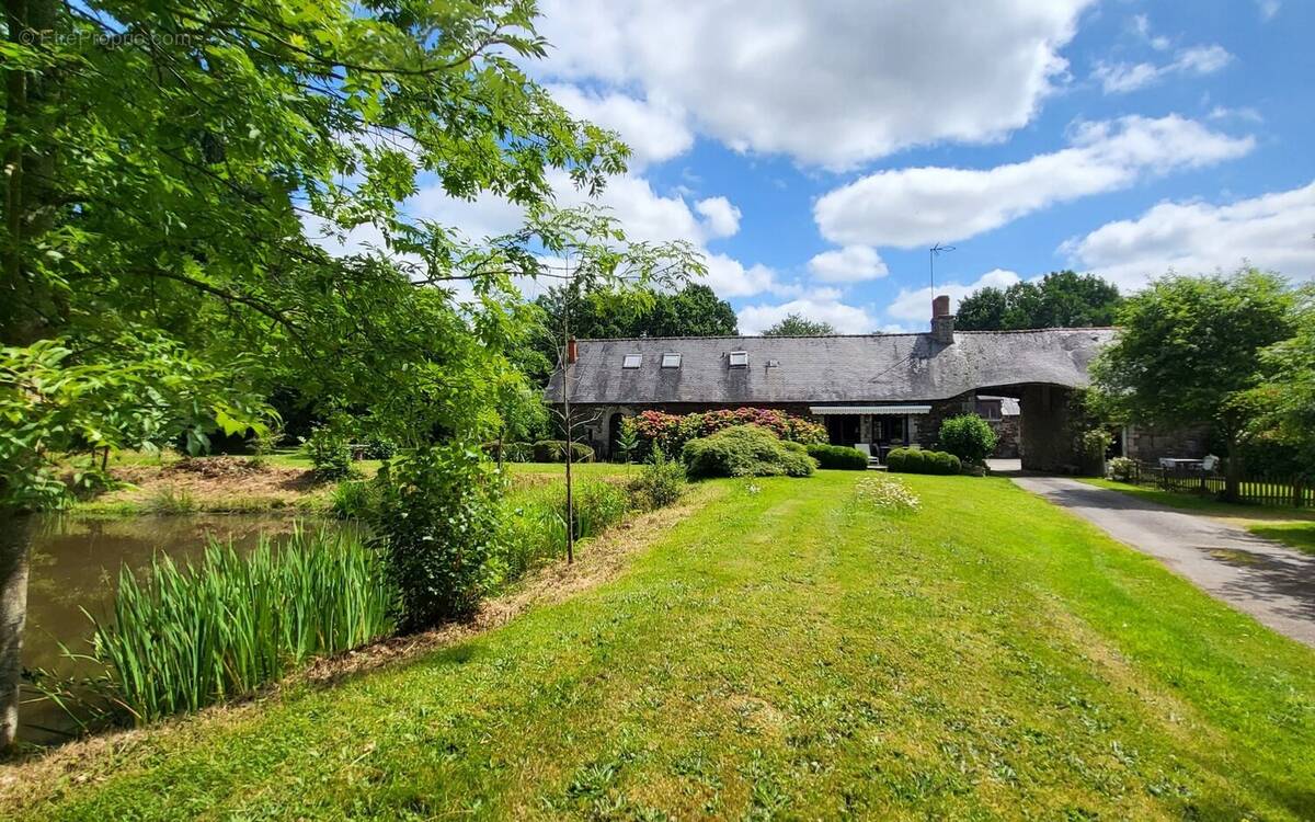 Maison à CLEGUEREC