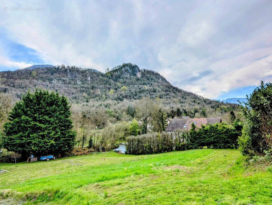 Terrain à YENNE