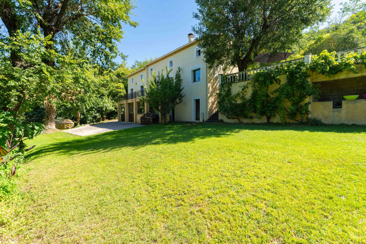 Maison à EGUILLES