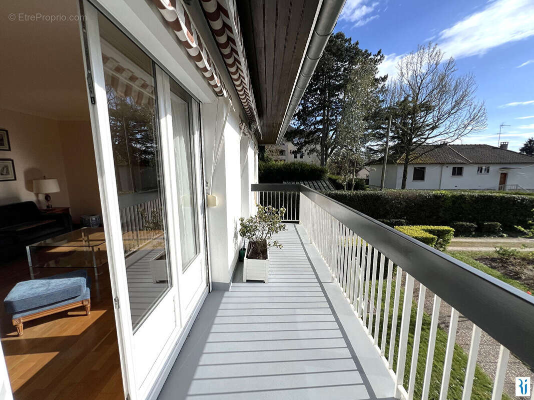 Appartement à LE MESNIL-ESNARD