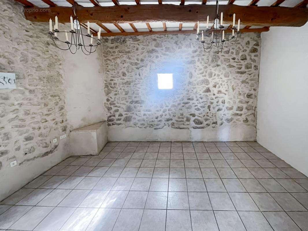 Maison à LESPIGNAN