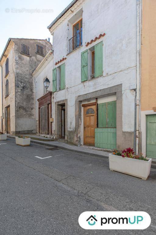 Maison à COMPS-SUR-ARTUBY