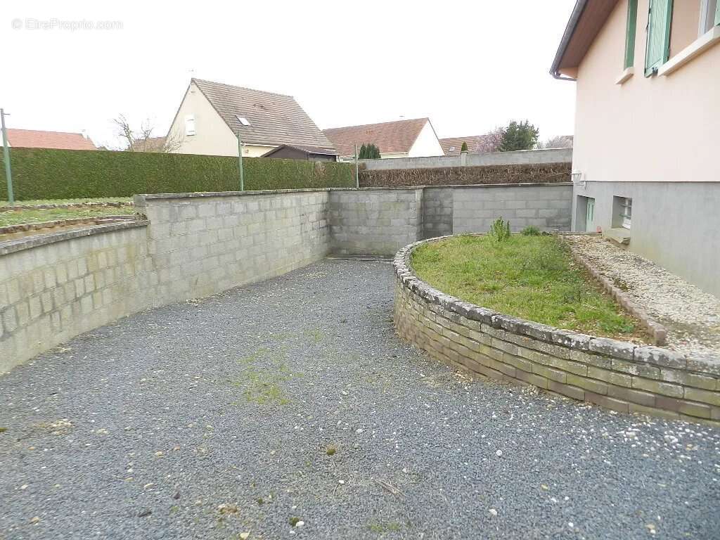 Maison à SAINT-PIERRE-SUR-DIVES
