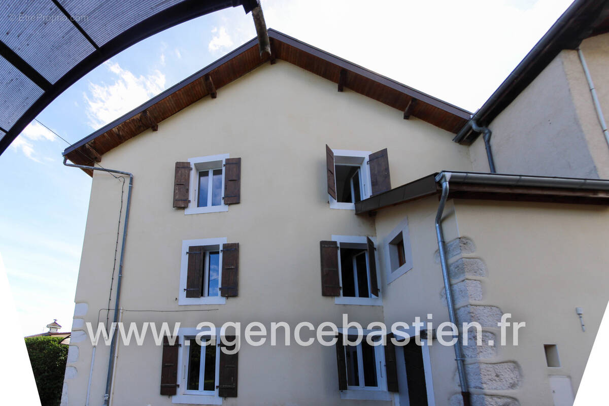 Maison à DIVONNE-LES-BAINS