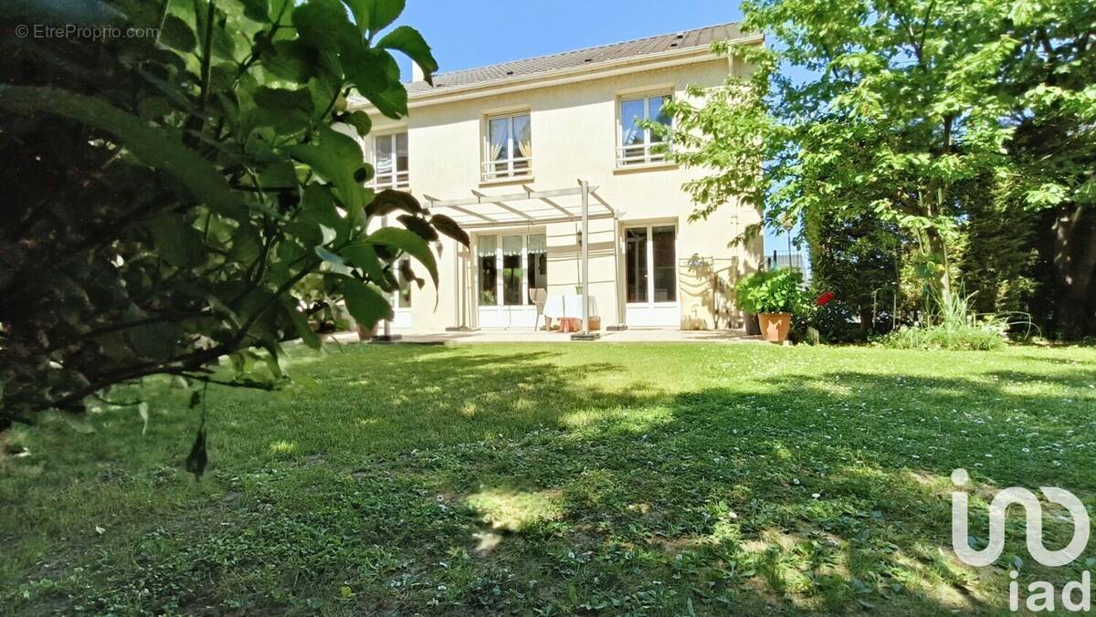Photo 1 - Maison à CORMONTREUIL