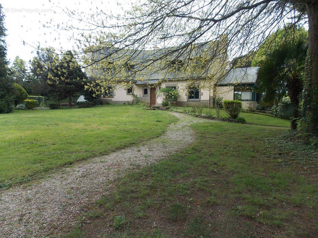 Maison à COMBOURG