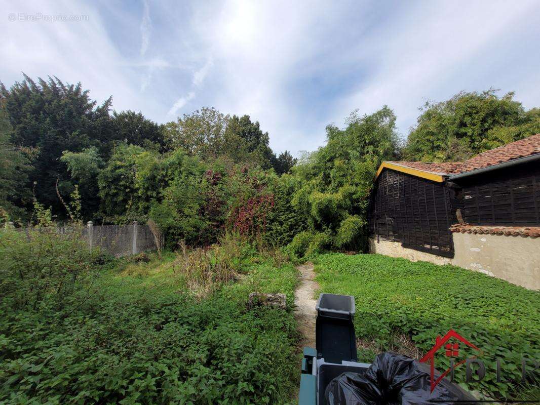 Appartement à WASSY