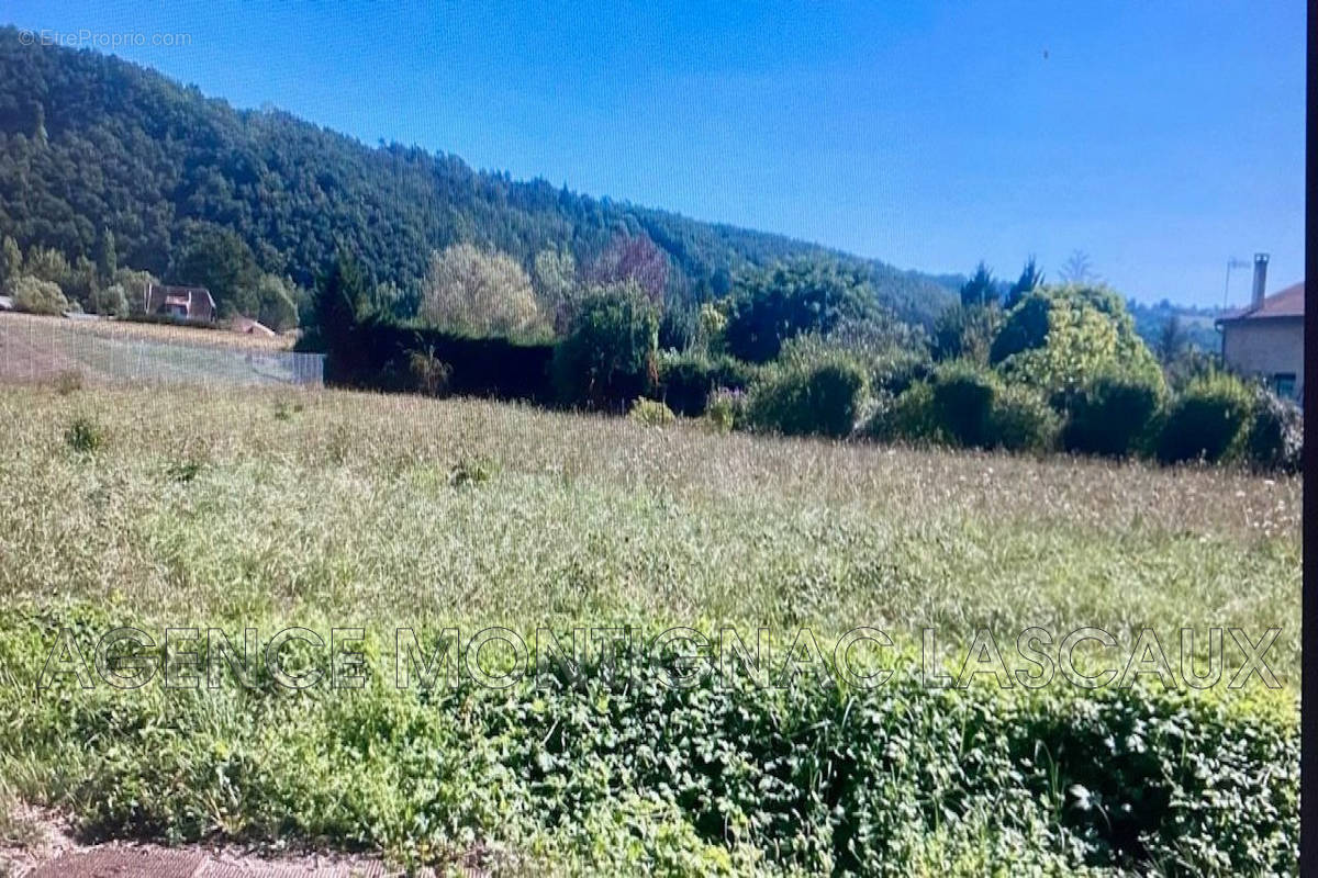 Terrain à MONTIGNAC