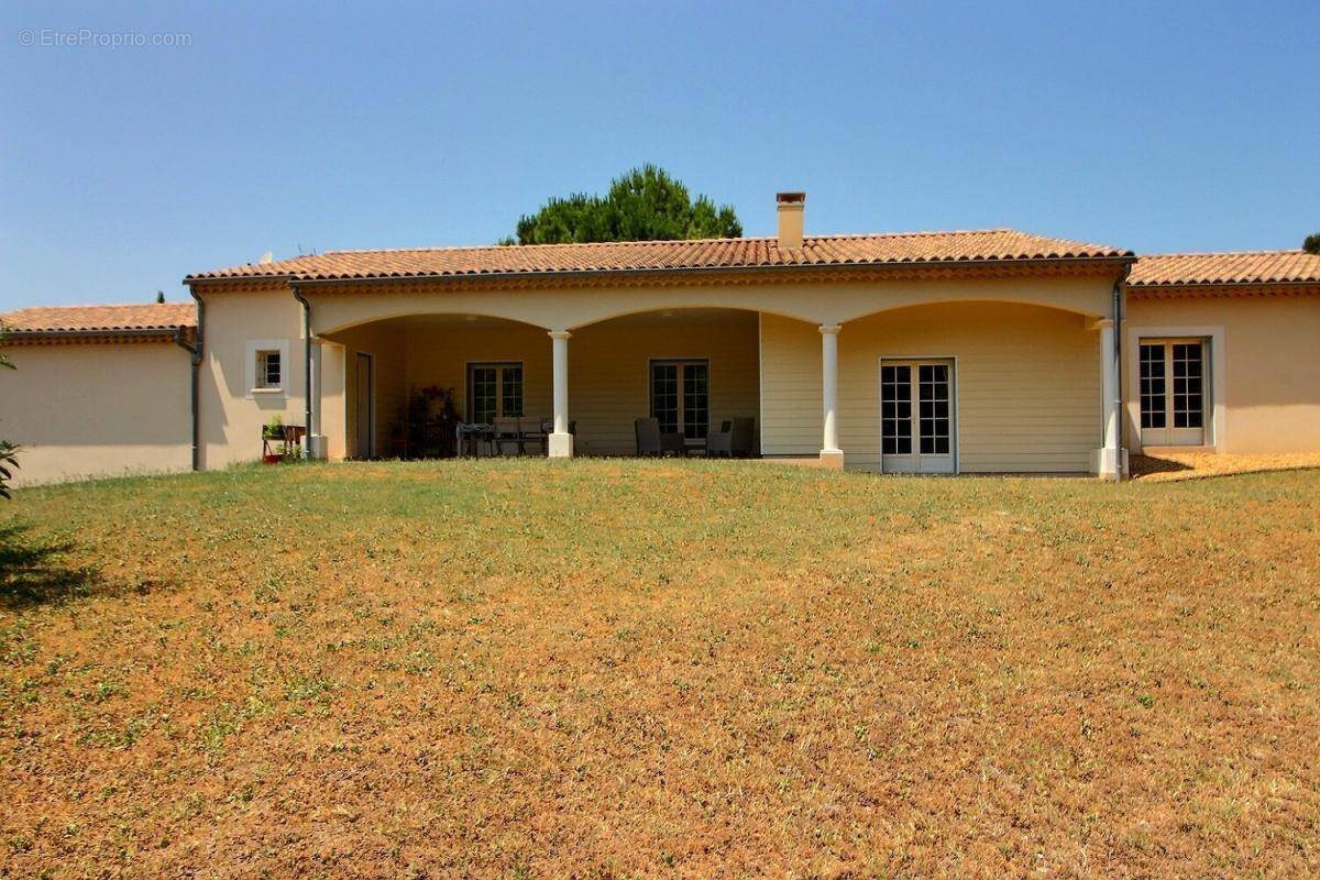 Maison à L&#039;ISLE-SUR-LA-SORGUE