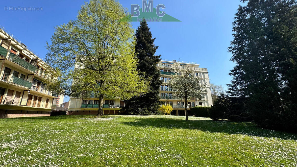 Appartement à LE PLESSIS-BOUCHARD