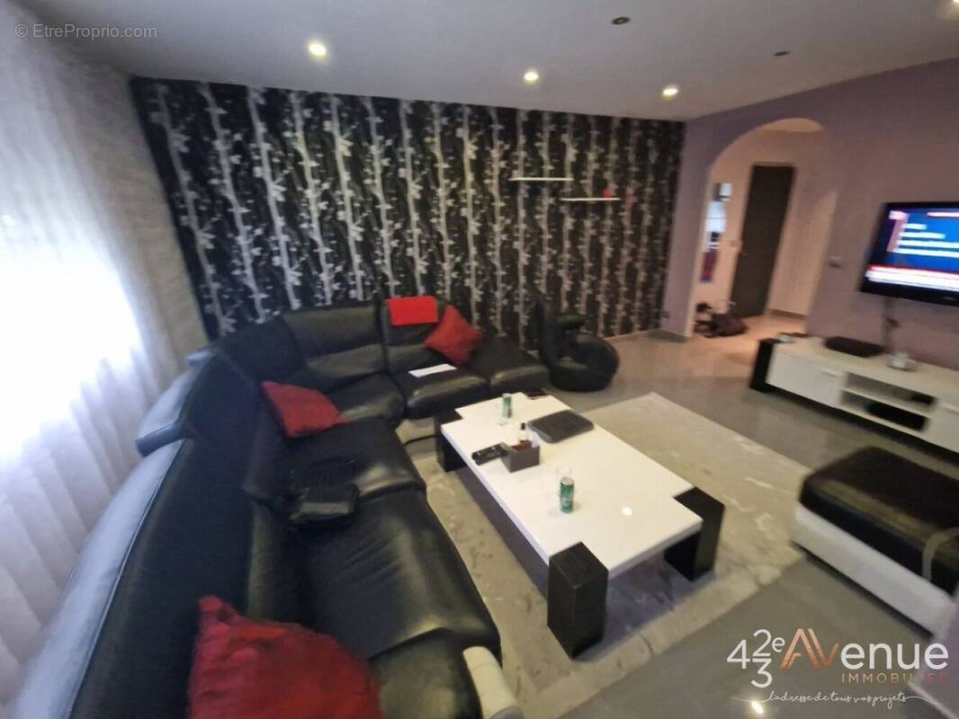 Appartement à SAINT-ETIENNE