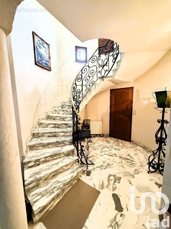 Photo 9 - Maison à LA GARDE-ADHEMAR