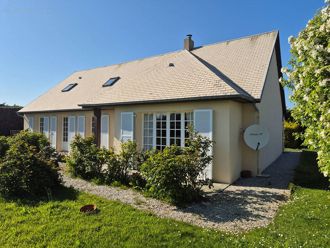 Maison à MONTFARVILLE