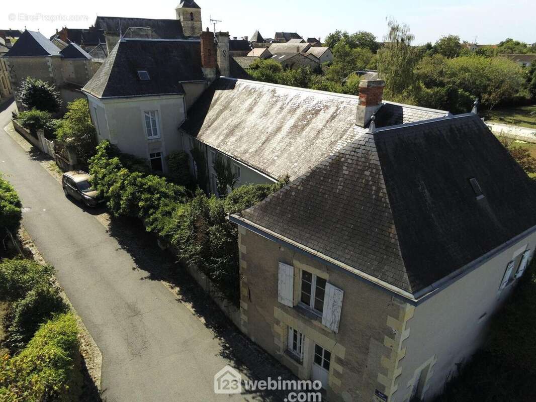 Maison de Maître de 284 m2 habitables, - Maison à ARCHIGNY