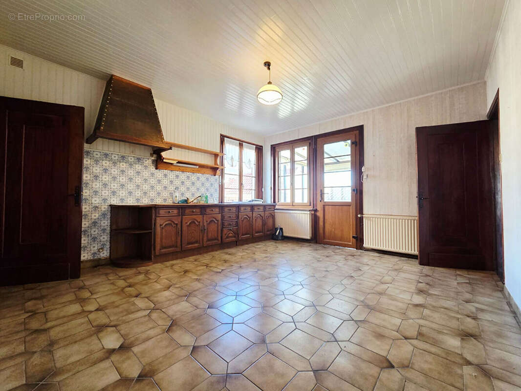 Maison à AIX-NOULETTE