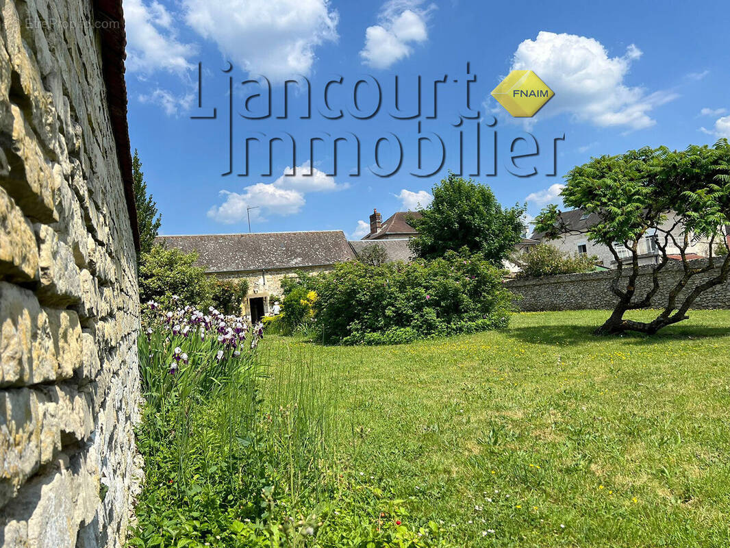 Terrain à LIANCOURT