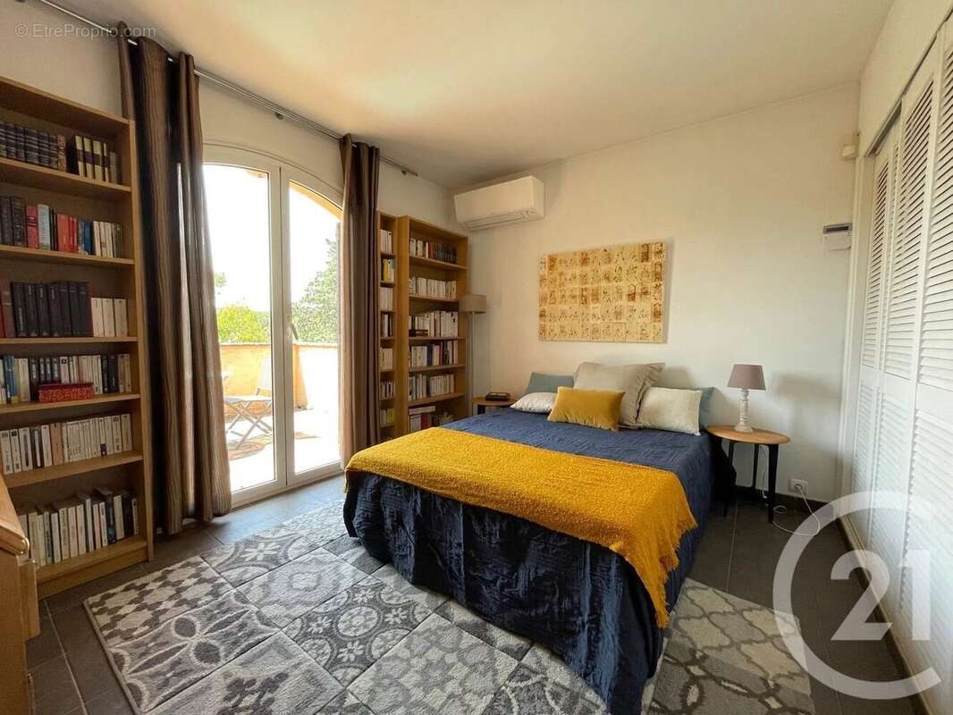 Maison à ROQUEFORT-LES-PINS