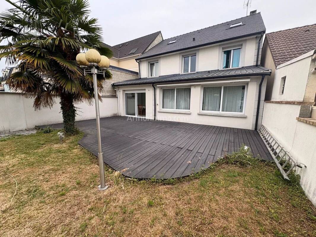 Maison à CHELLES