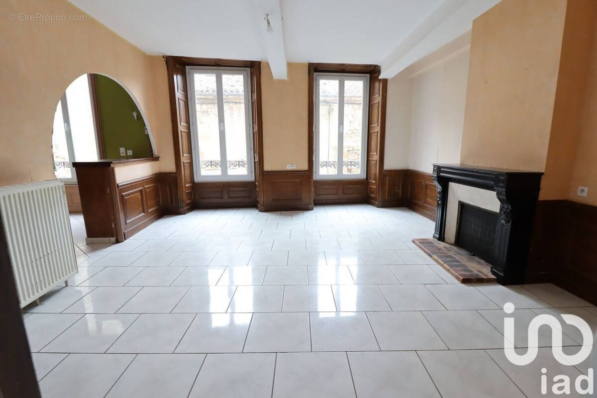 Photo 1 - Maison à VIC-LE-COMTE