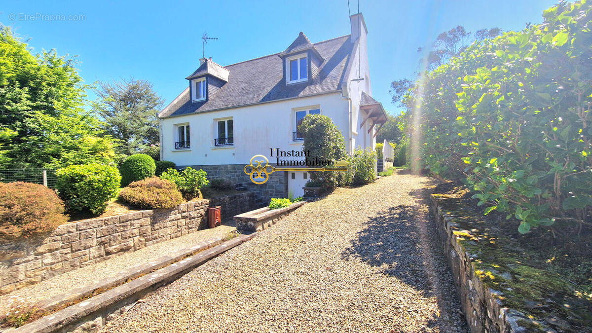 Maison à PLOUGASNOU
