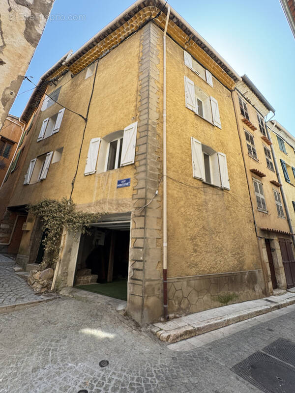 Maison à AUPS