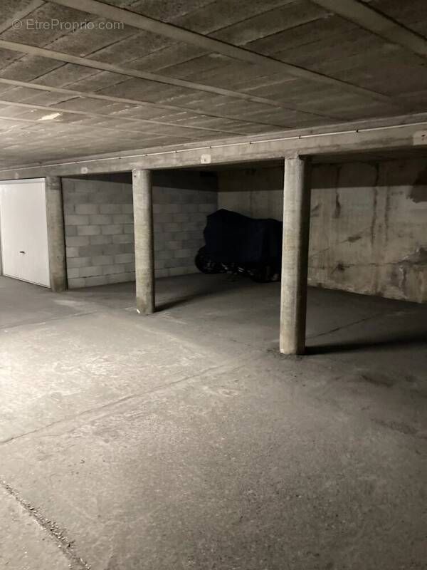 Parking à ANTIBES