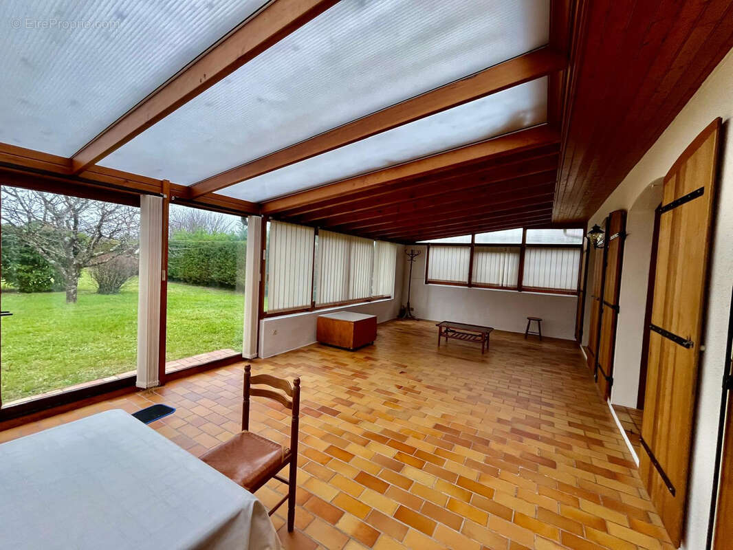 Maison à GENSAC-LA-PALLUE