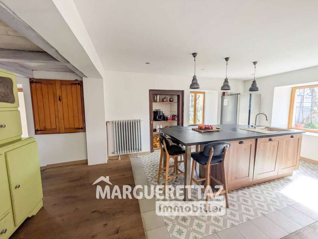 Maison à CORNIER