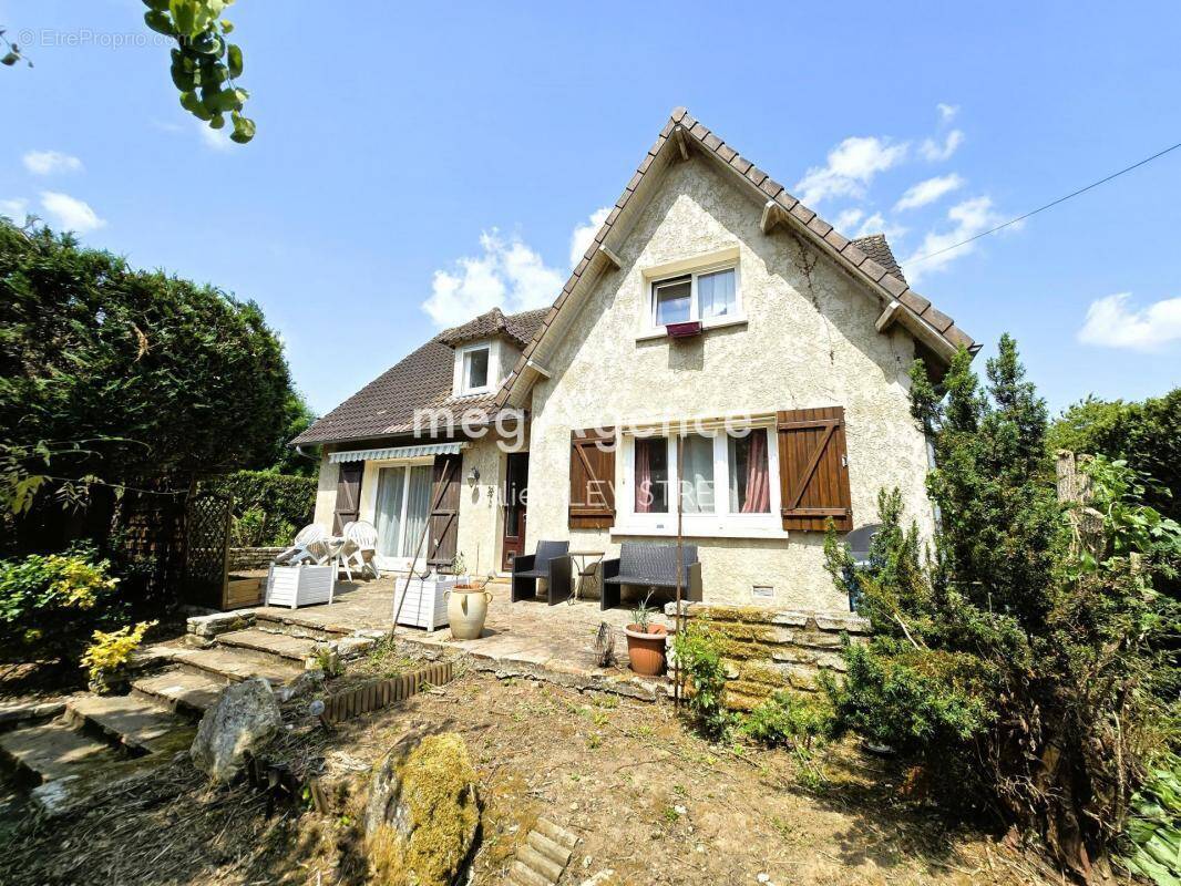 Maison à AUNEAU