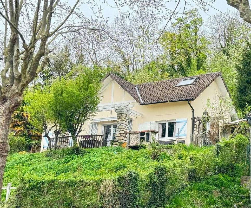 Maison à MEZY-SUR-SEINE
