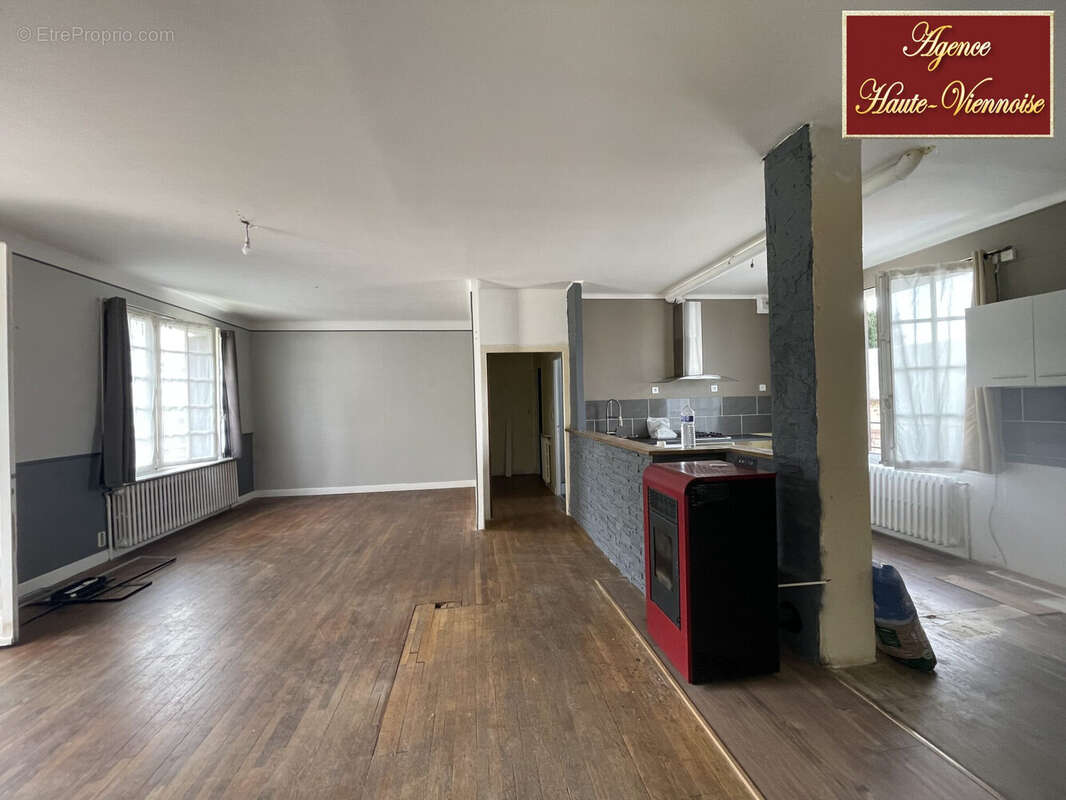 Maison à CHATEAUNEUF-LA-FORET