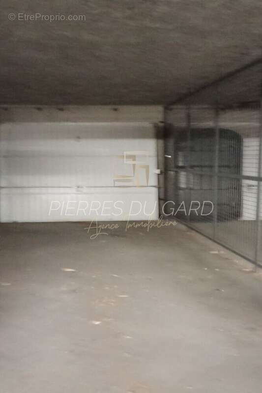 Parking à UZES