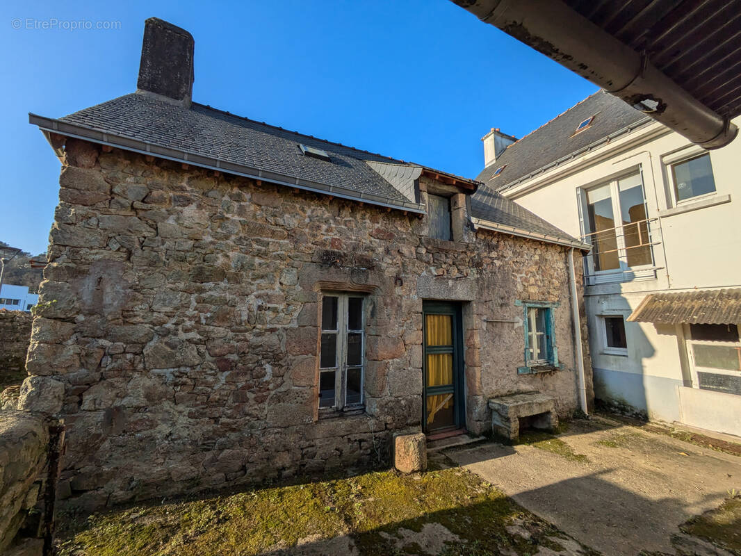 Maison à CLEGUER