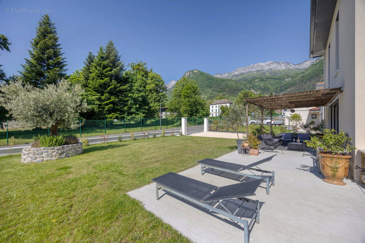 Maison à LA TERRASSE
