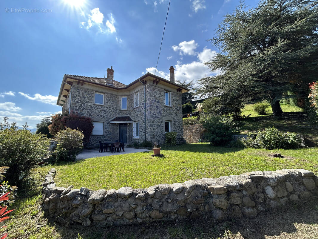 Maison à SATILLIEU