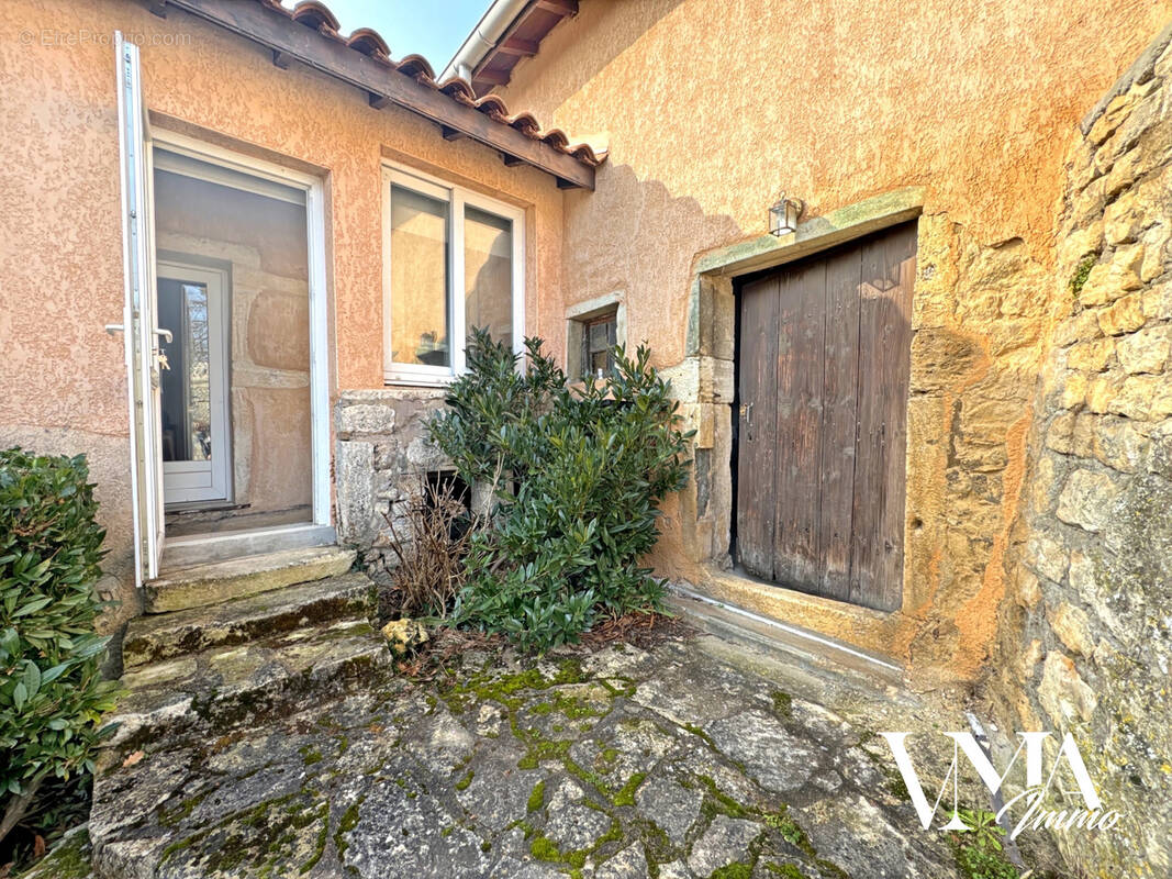 Maison à LUCENAY