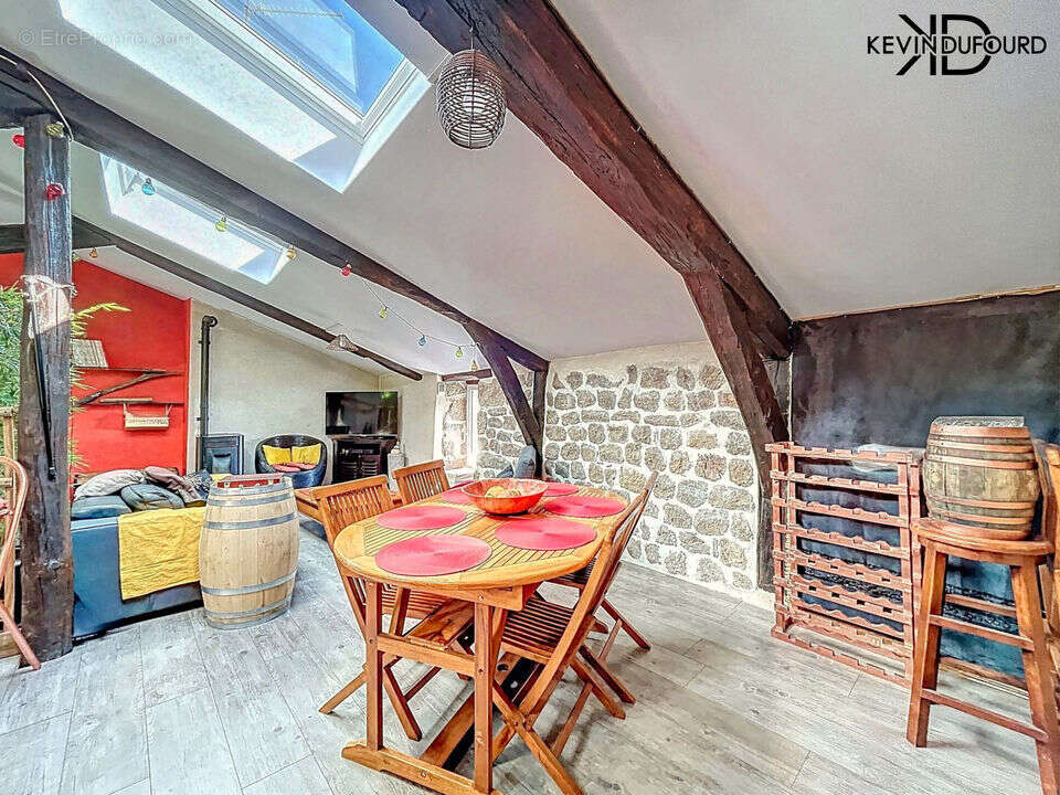 Maison à MONTPEZAT-SOUS-BAUZON