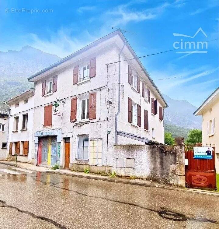Appartement à SAINT-EGREVE