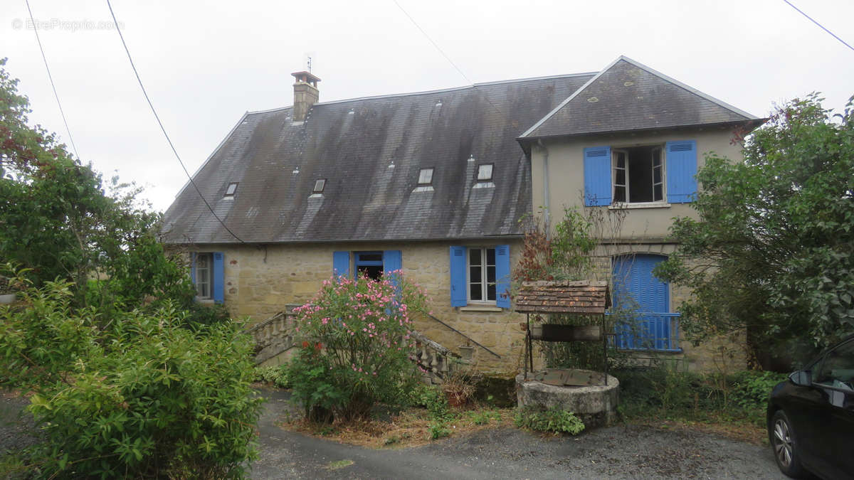 Maison à BADEFOLS-D&#039;ANS