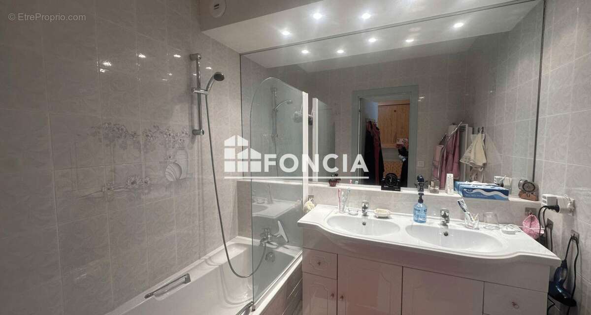 Appartement à SAINT-ETIENNE-DE-TINEE