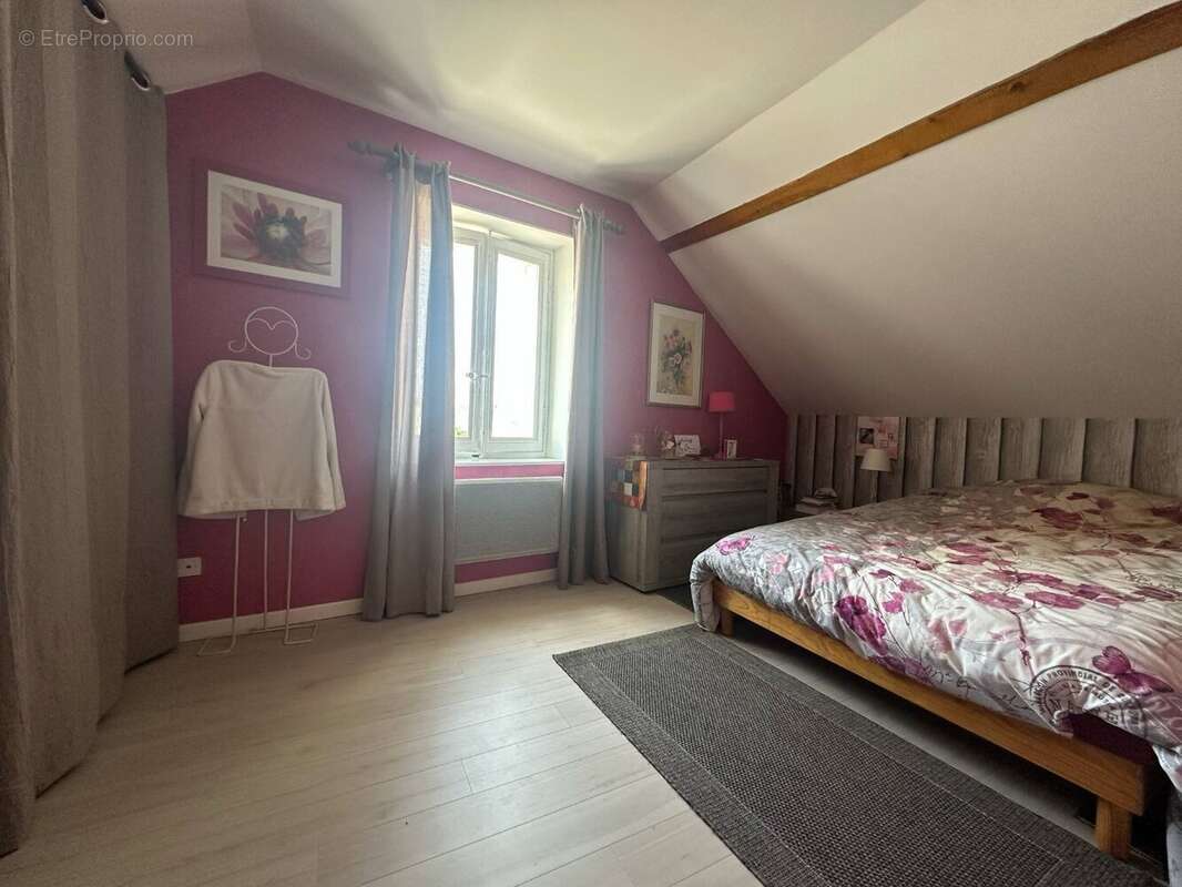 Maison à LONGUE-JUMELLES