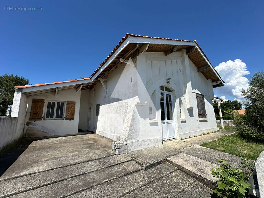 Maison à MARENNES