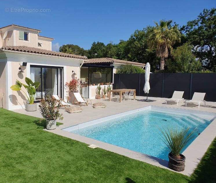 Maison à VILLENEUVE-LOUBET