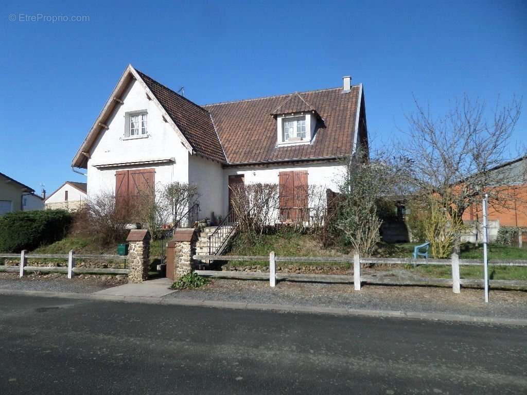 Maison à LATHUS-SAINT-REMY