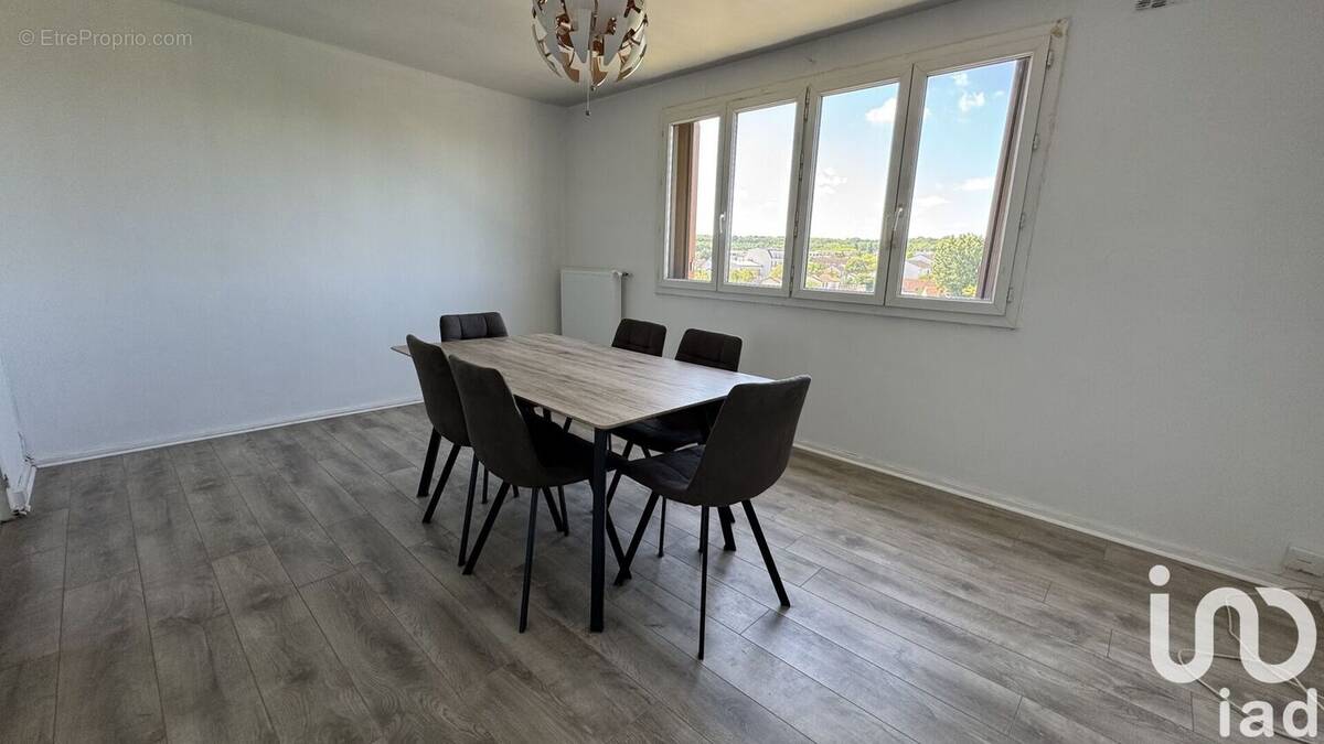 Photo 1 - Appartement à LES CLAYES-SOUS-BOIS