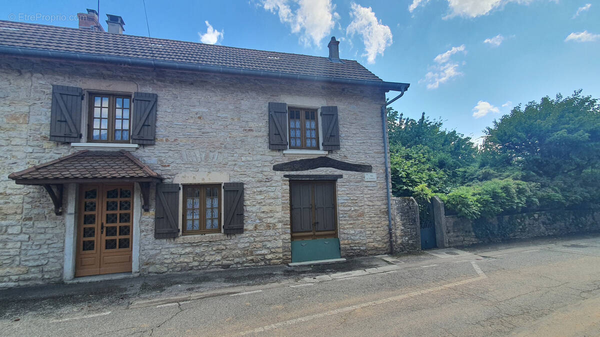 Maison à HIERES-SUR-AMBY