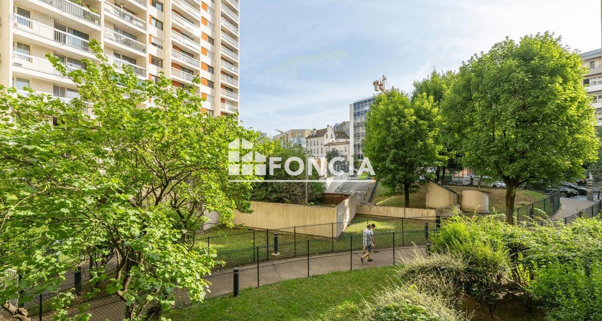 Appartement à LES LILAS