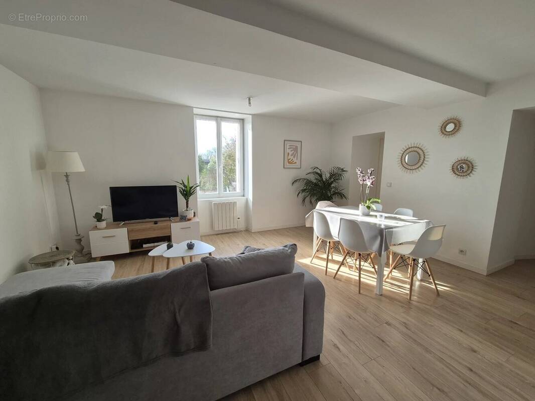 Appartement à CHANGE